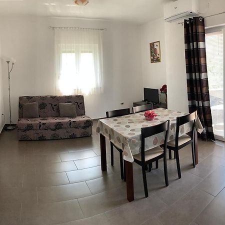 Green Hill Family Apartments Βόντιτσε Εξωτερικό φωτογραφία
